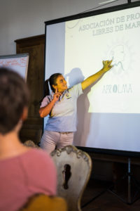 Dolores Cruz Benitez bei ihrem Vortrag in Berlin